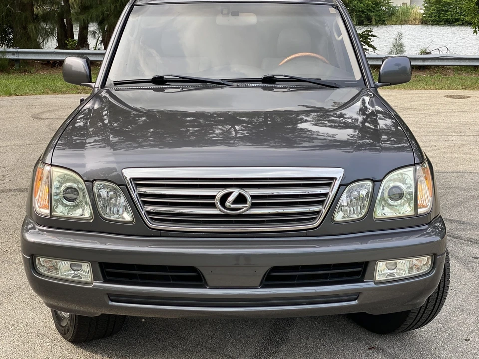 2003 Lexus LX 2nd Gen - Image 24 of 31