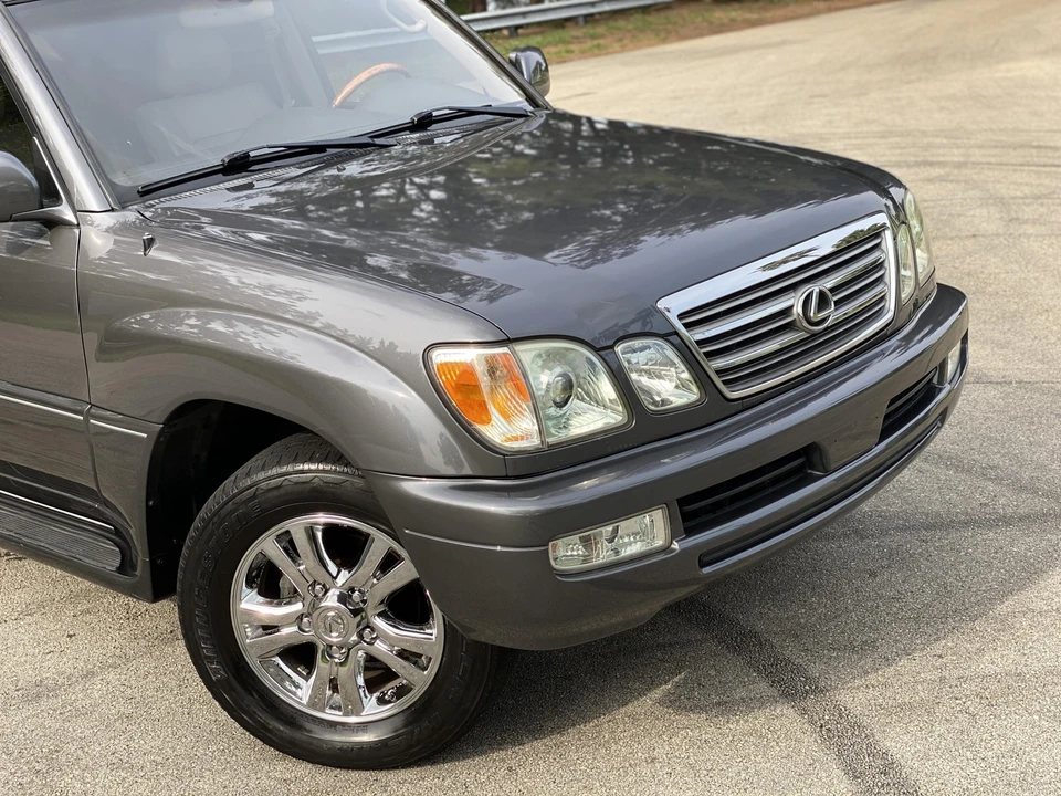 2003 Lexus LX 2nd Gen - Image 28 of 31