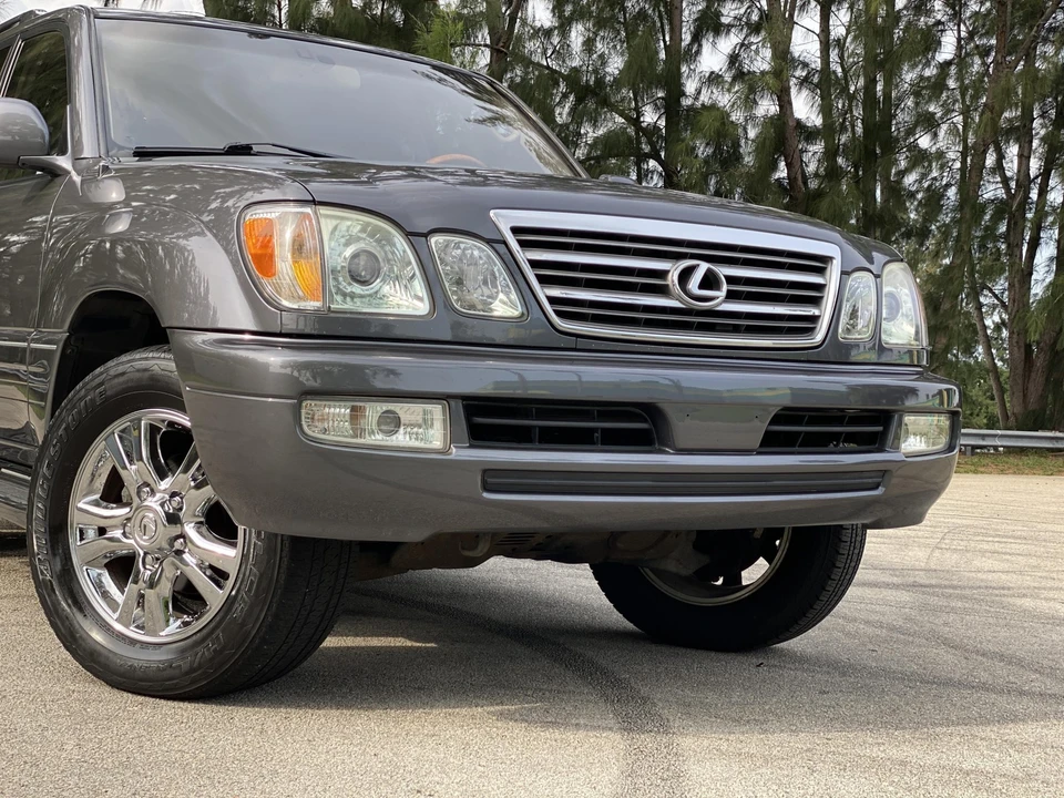 2003 Lexus LX 2nd Gen - Image 27 of 31