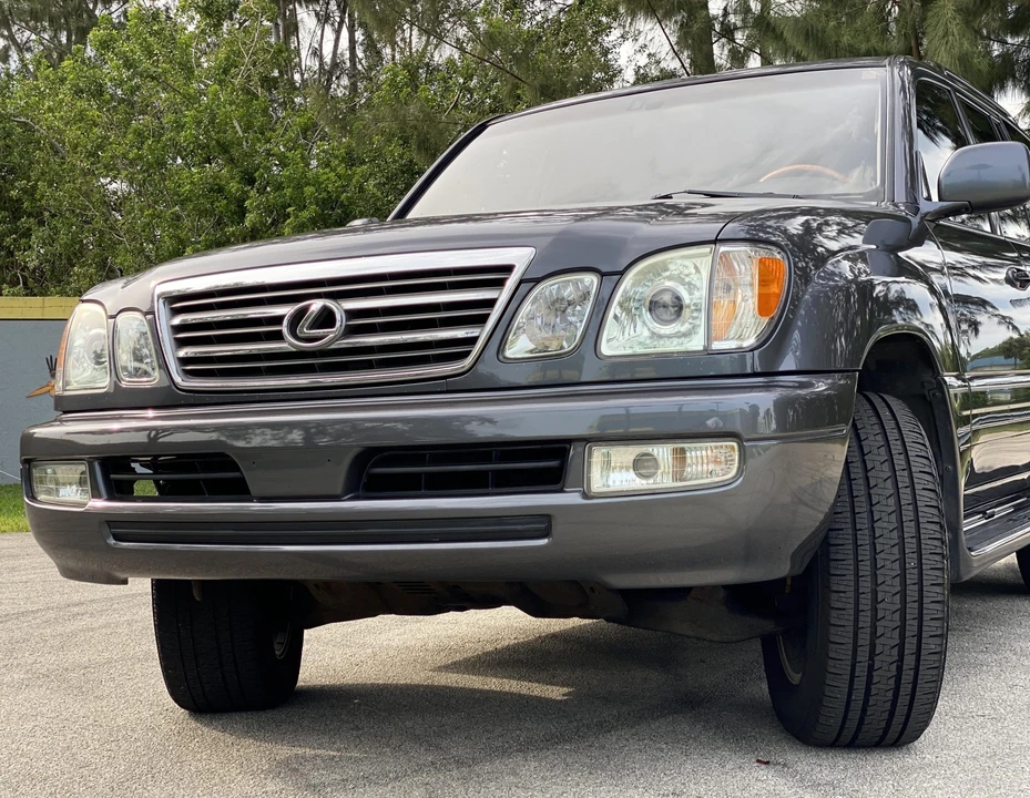 2003 Lexus LX 2nd Gen - Image 25 of 31
