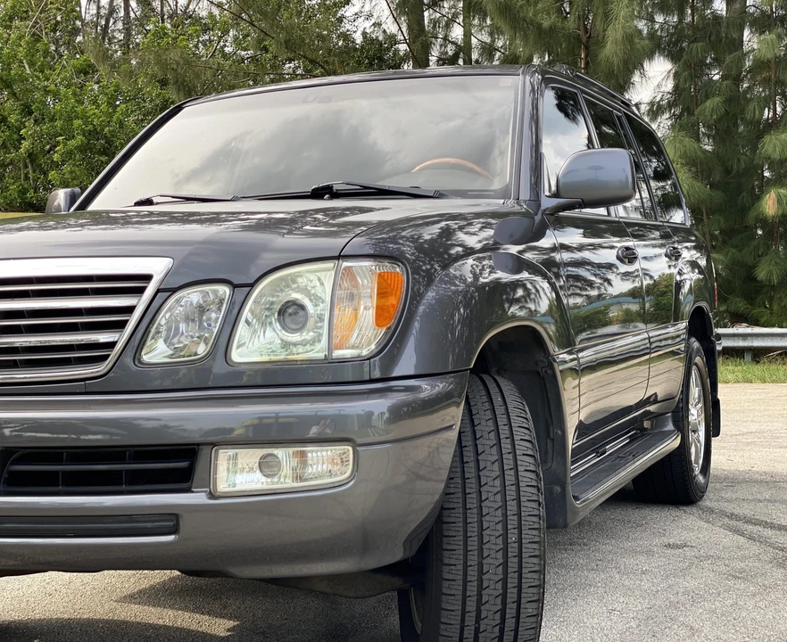 2003 Lexus LX 2nd Gen - Image 26 of 31
