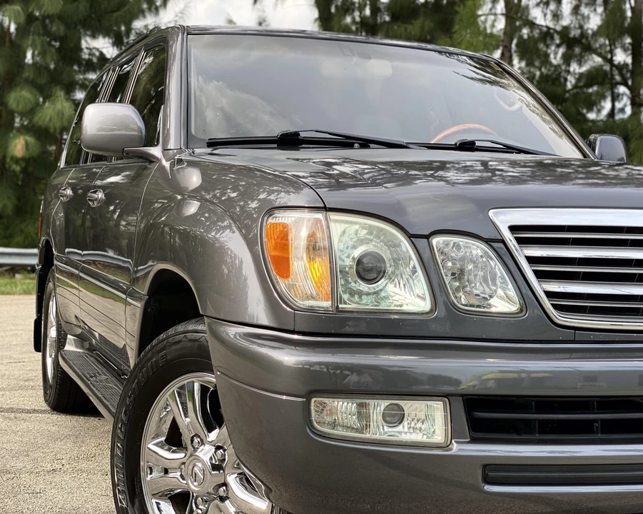 2003 Lexus LX 2nd Gen - Image 30 of 31