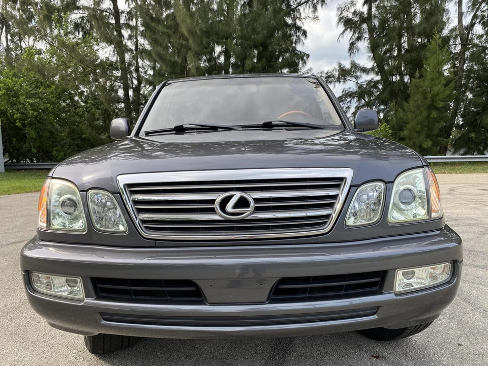 2003 Lexus LX 2nd Gen - Image 22 of 31