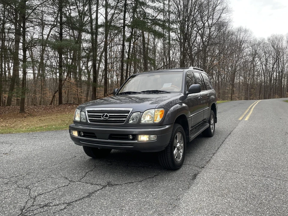 2003 Lexus LX 2nd Gen - Image 17 of 31