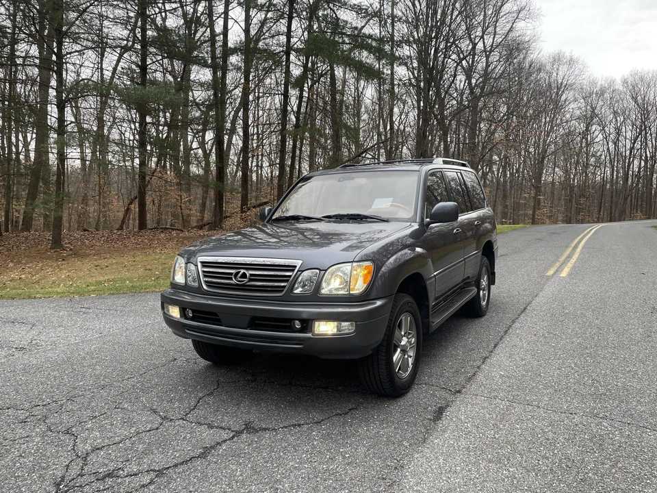 2003 Lexus LX 2nd Gen - Image 18 of 31