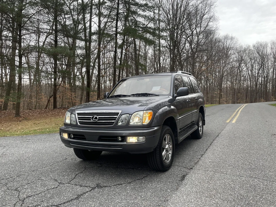 2003 Lexus LX 2nd Gen - Image 19 of 31