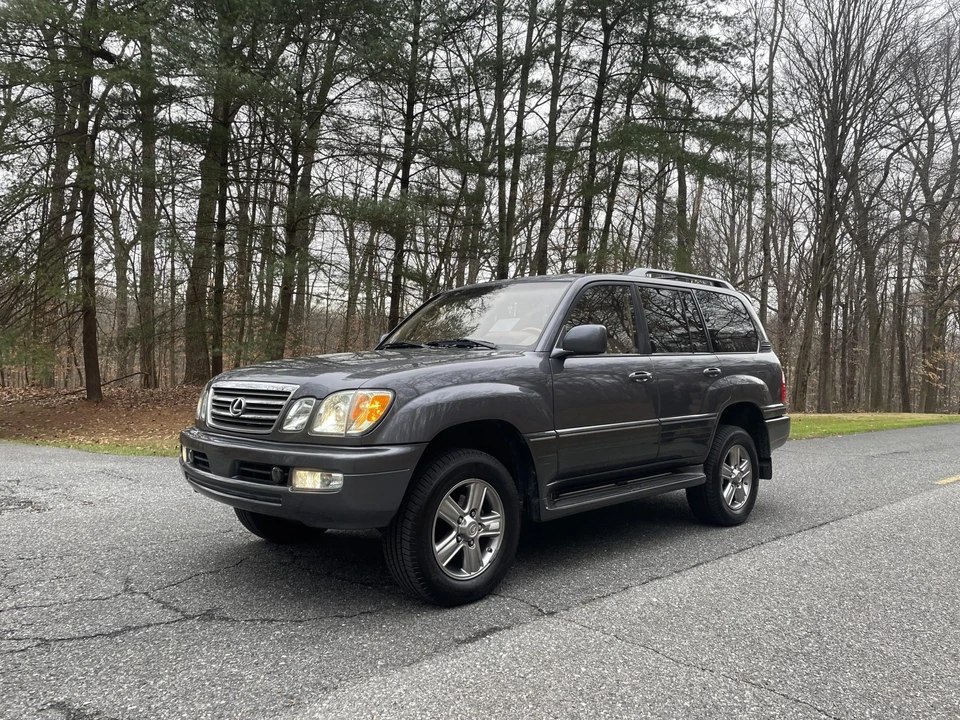 2003 Lexus LX 2nd Gen - Image 21 of 31