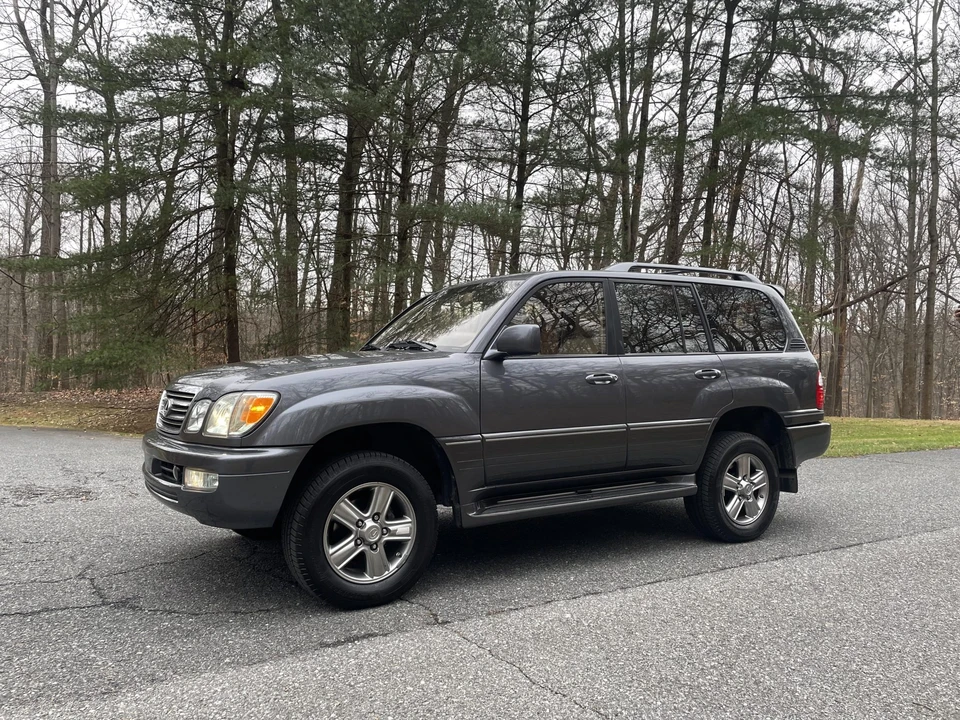 2003 Lexus LX 2nd Gen - Image 22 of 31