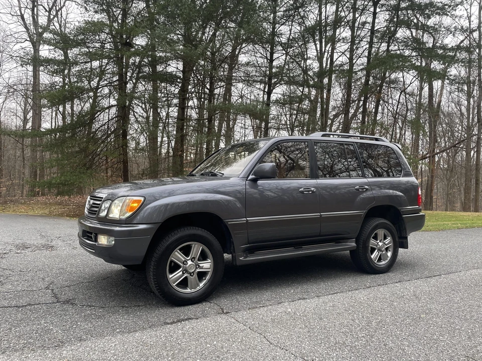 2003 Lexus LX 2nd Gen - Image 23 of 31