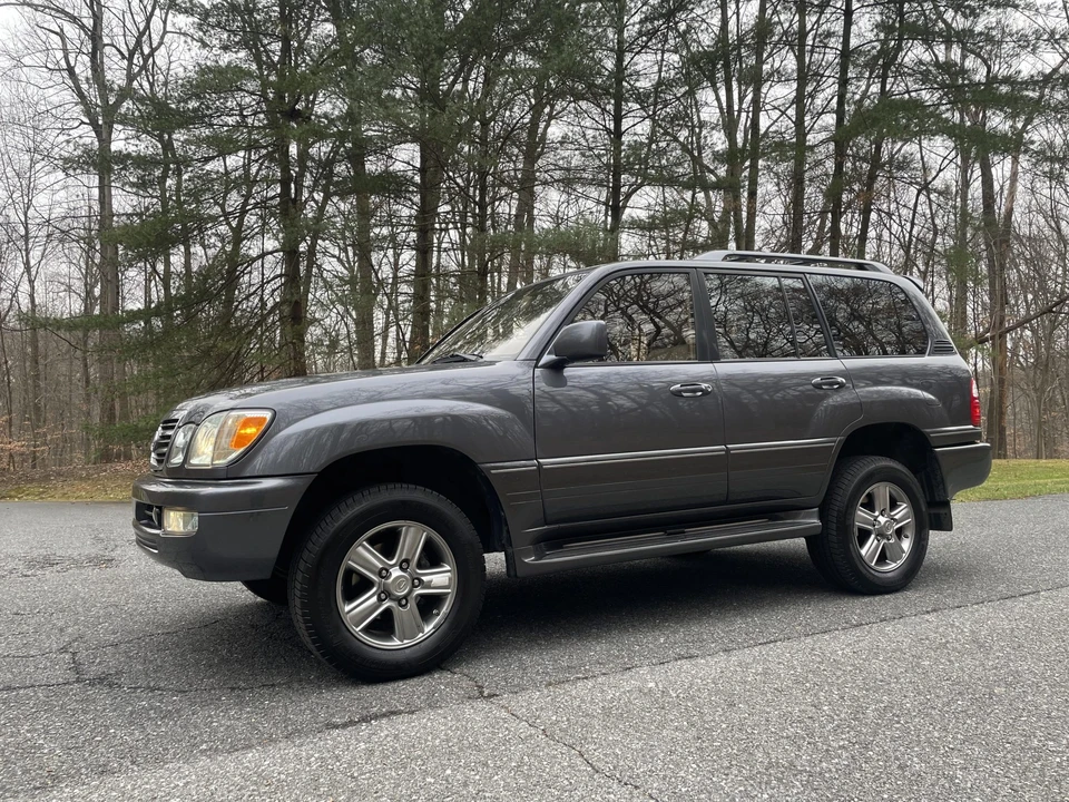 2003 Lexus LX 2nd Gen - Image 24 of 31