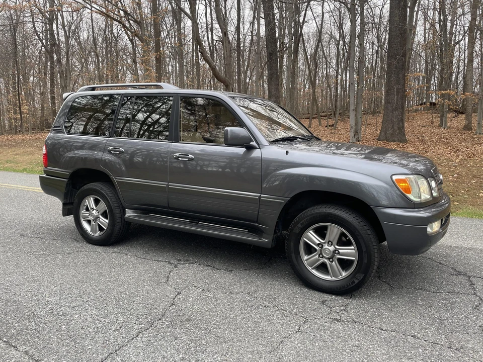 2003 Lexus LX 2nd Gen - Image 4 of 31