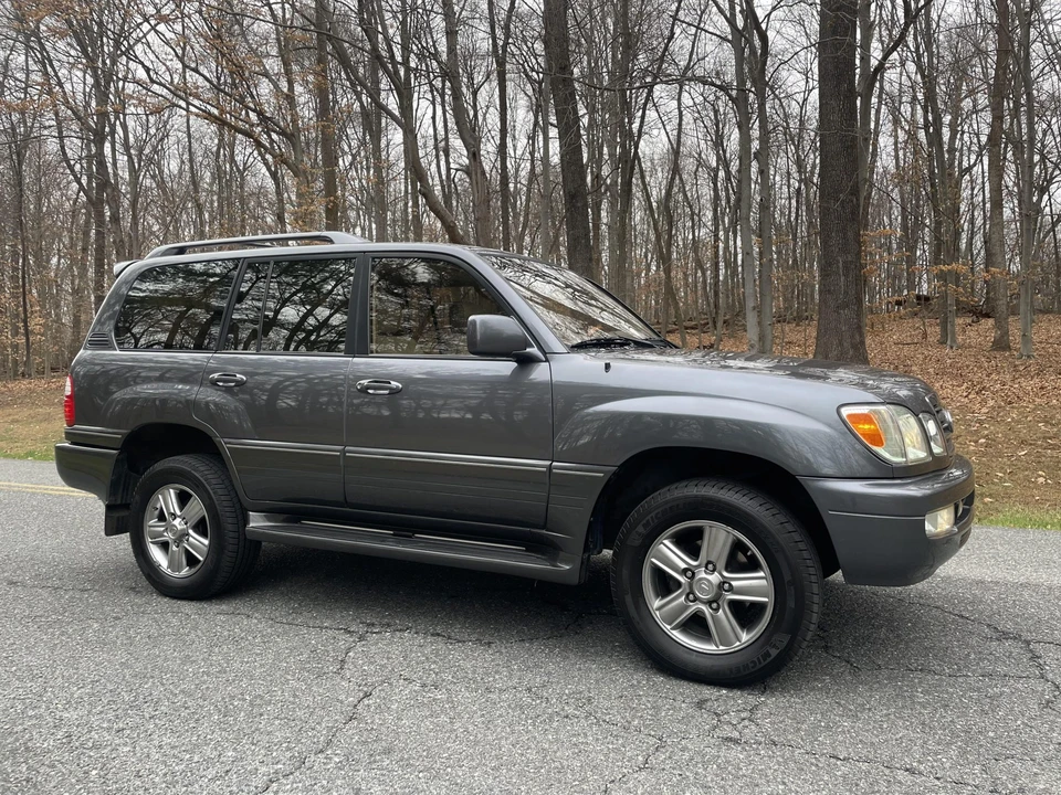 2003 Lexus LX 2nd Gen - Image 2 of 31