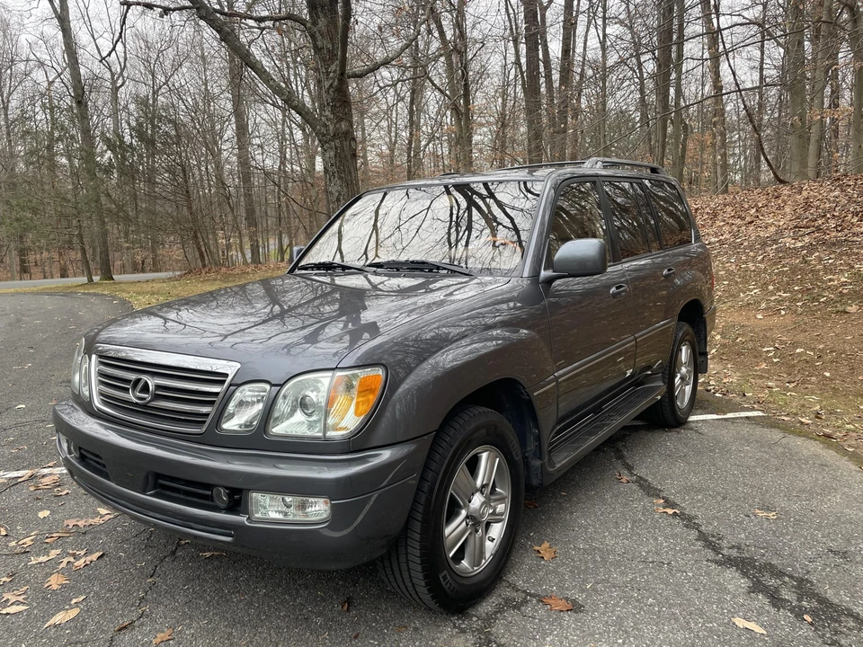 2003 Lexus LX 2nd Gen - Image 16 of 31