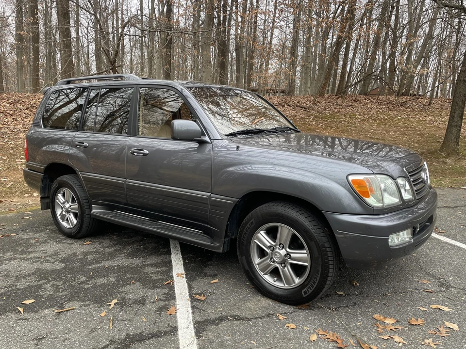 2003 Lexus LX 2nd Gen - Image 9 of 31