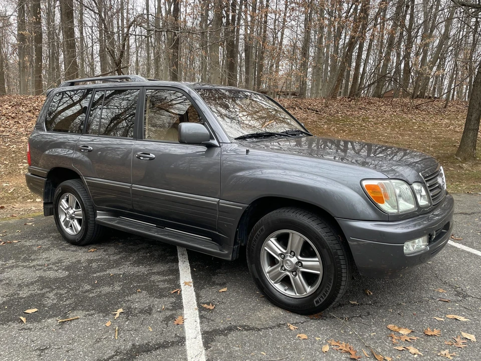2003 Lexus LX 2nd Gen - Image 8 of 31