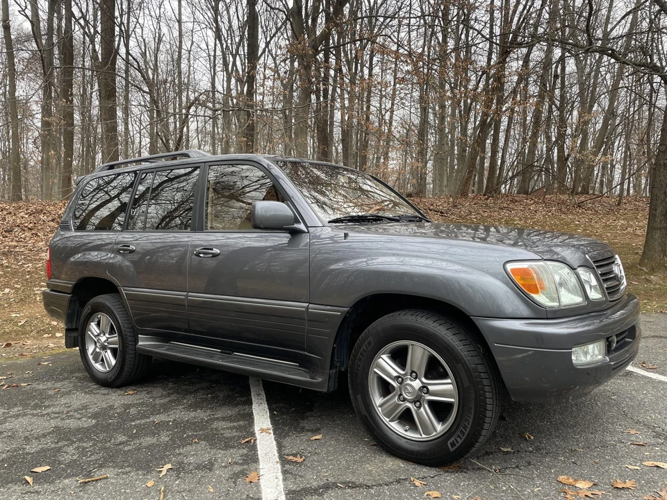 2003 Lexus LX 2nd Gen - Image 6 of 31