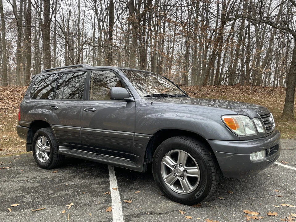 2003 Lexus LX 2nd Gen - Image 5 of 31