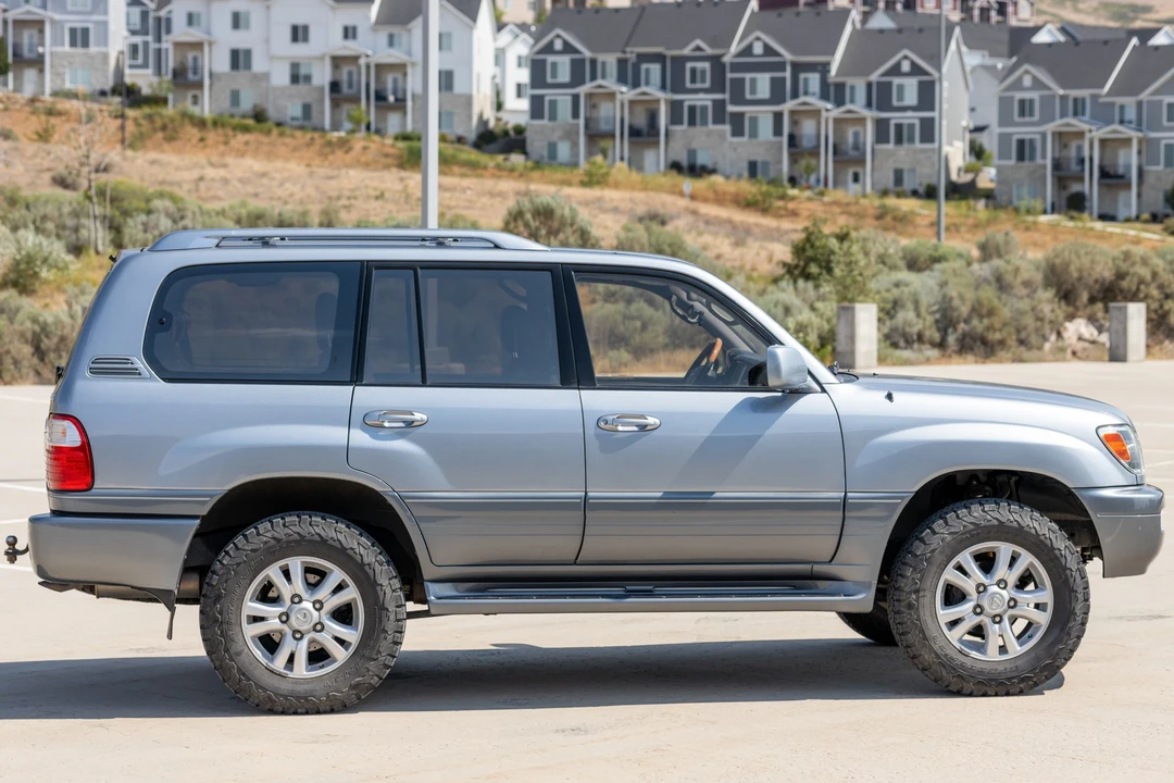 2003 Lexus LX 2nd Gen - Image 7 of 31