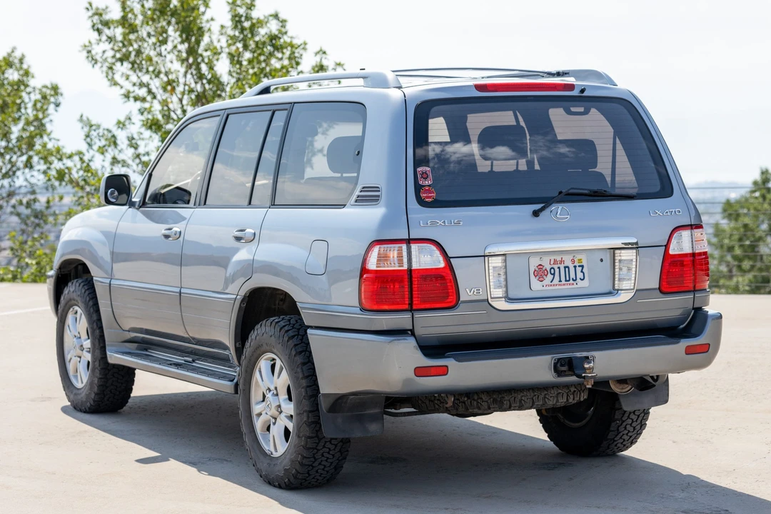 2003 Lexus LX 2nd Gen - Image 3 of 31
