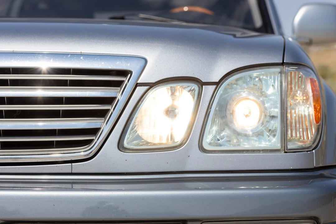 2003 Lexus LX 2nd Gen - Image 14 of 31