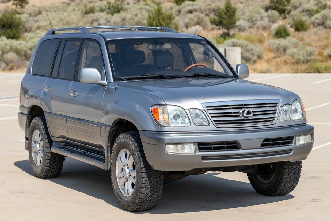 2003 Lexus LX 2nd Gen - Image 8 of 31