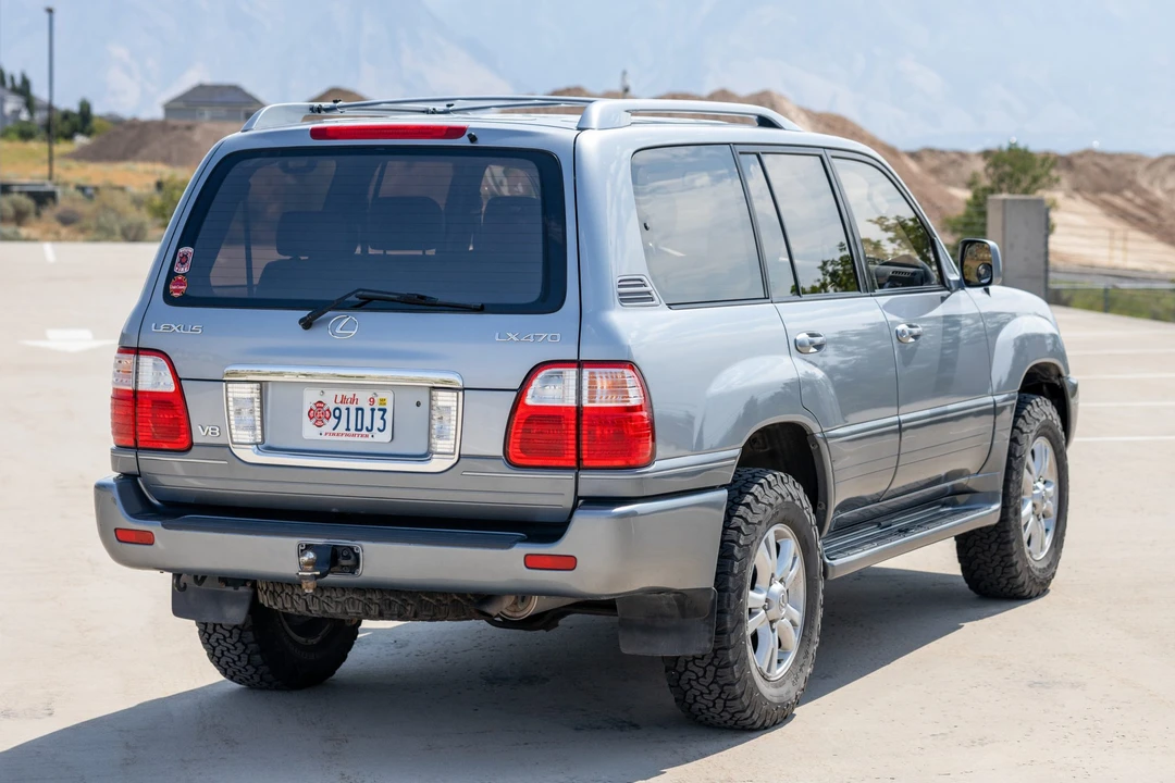 2003 Lexus LX 2nd Gen - Image 6 of 31