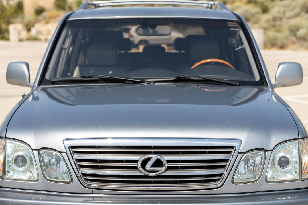 2003 Lexus LX 2nd Gen - Image 12 of 31