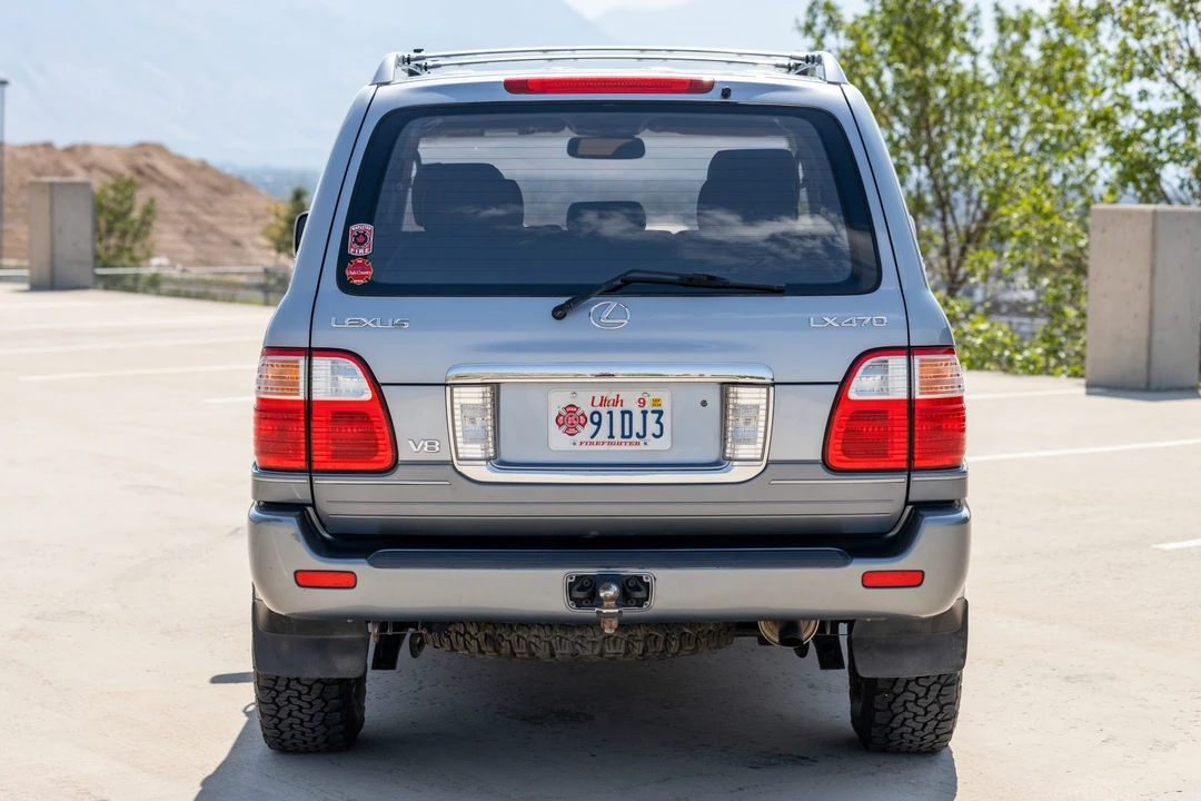 2003 Lexus LX 2nd Gen - Image 4 of 31