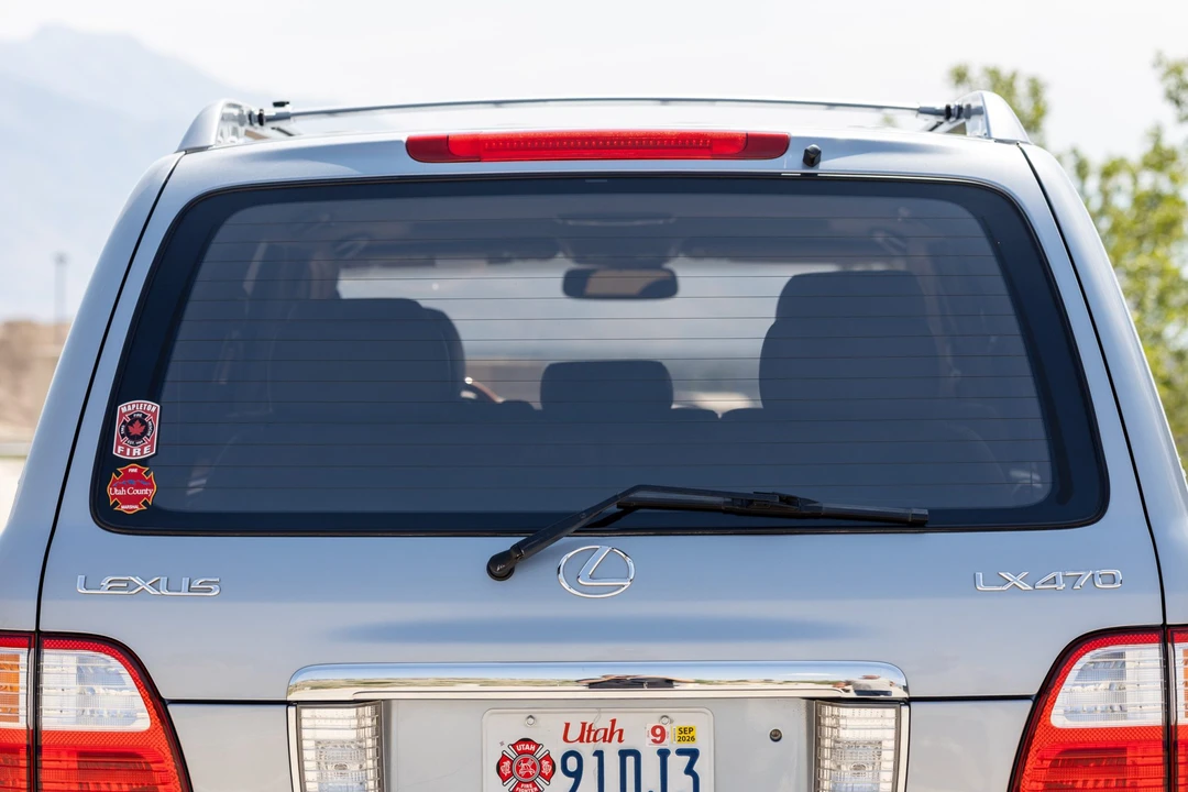 2003 Lexus LX 2nd Gen - Image 25 of 31