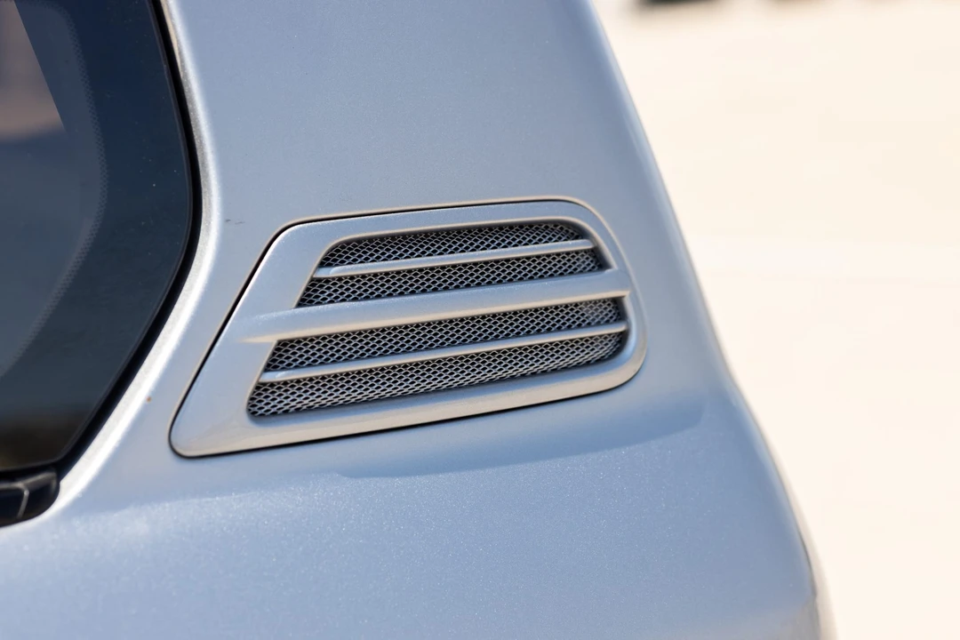 2003 Lexus LX 2nd Gen - Image 29 of 31