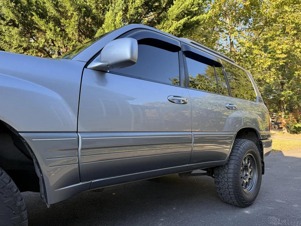 2003 Lexus LX 2nd Gen - Image 14 of 31