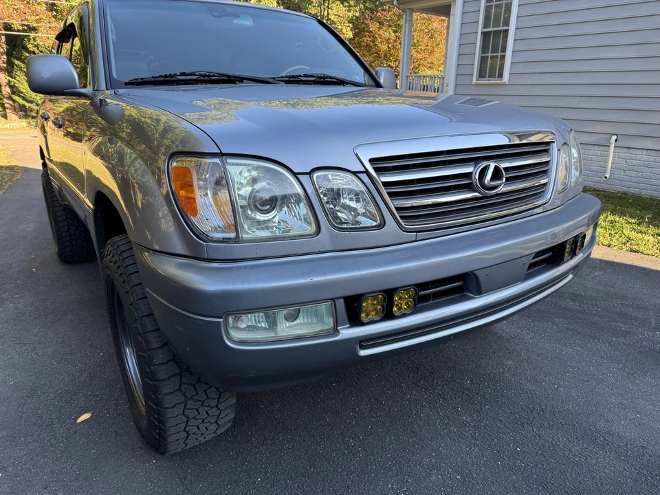 2003 Lexus LX 2nd Gen - Image 12 of 31