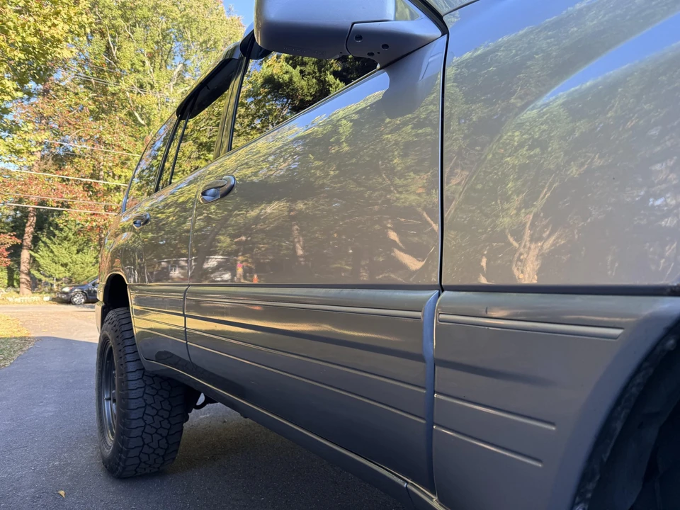 2003 Lexus LX 2nd Gen - Image 22 of 31