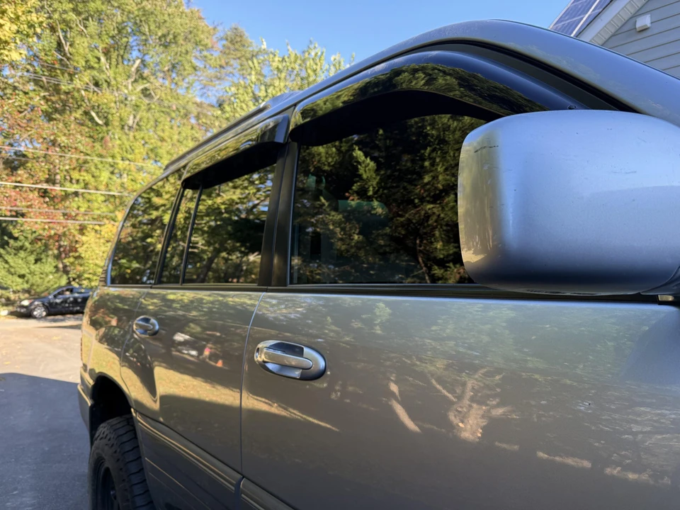 2003 Lexus LX 2nd Gen - Image 23 of 31