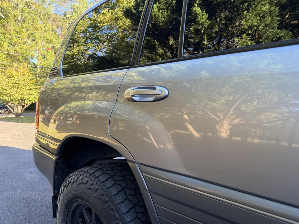 2003 Lexus LX 2nd Gen - Image 19 of 31