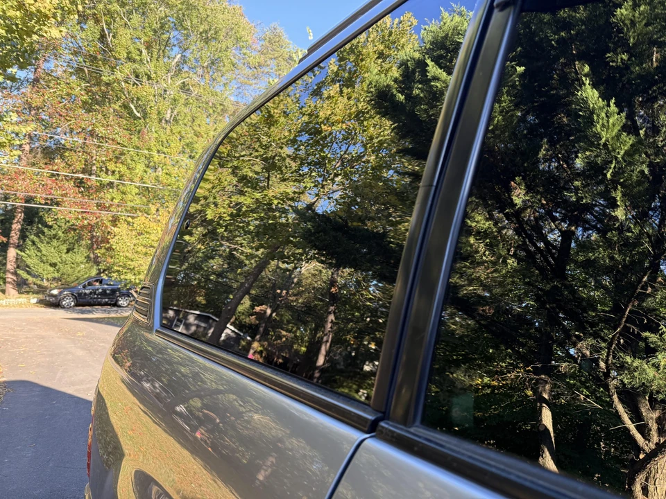 2003 Lexus LX 2nd Gen - Image 18 of 31