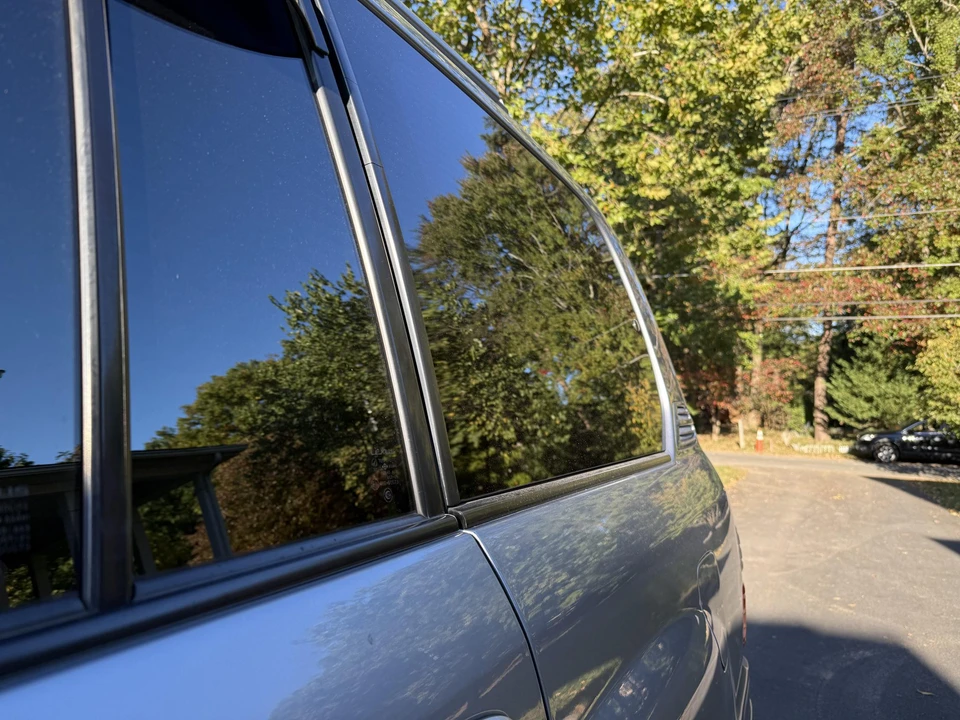 2003 Lexus LX 2nd Gen - Image 17 of 31