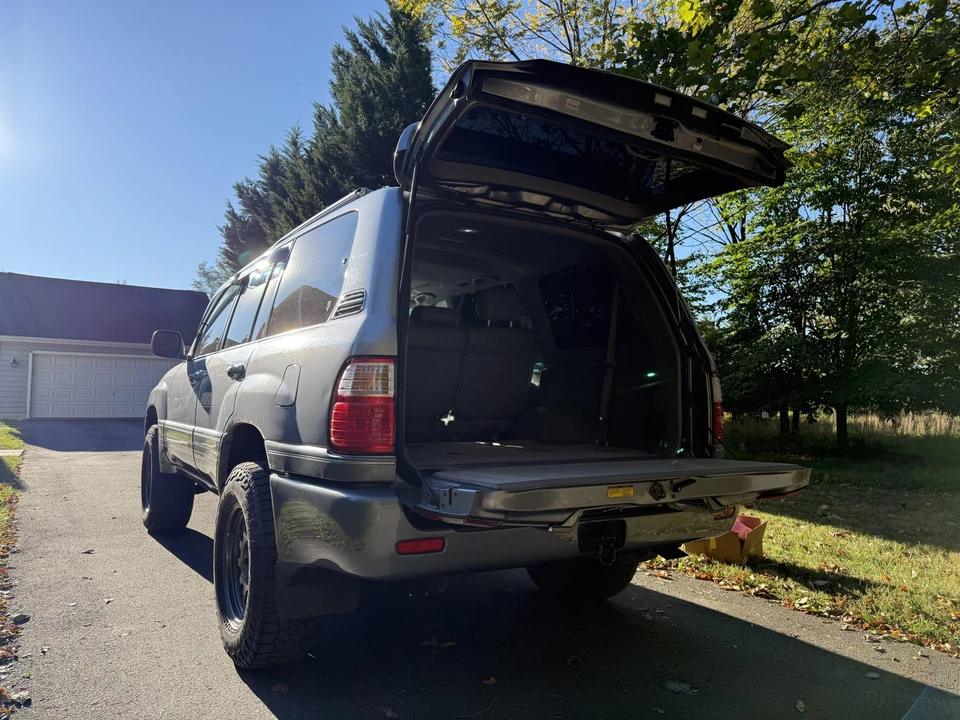 2003 Lexus LX 2nd Gen - Image 7 of 31