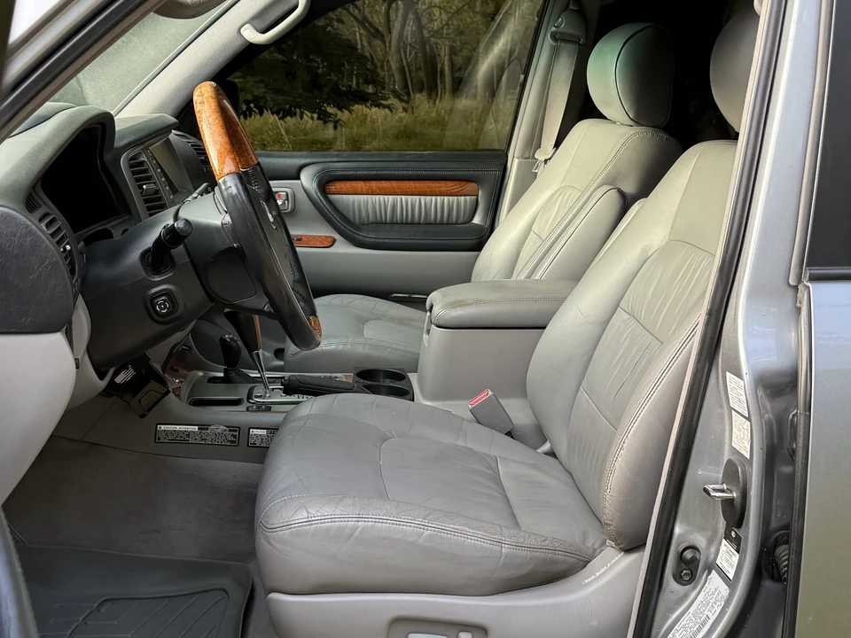 2003 Lexus LX 2nd Gen - Image 31 of 31