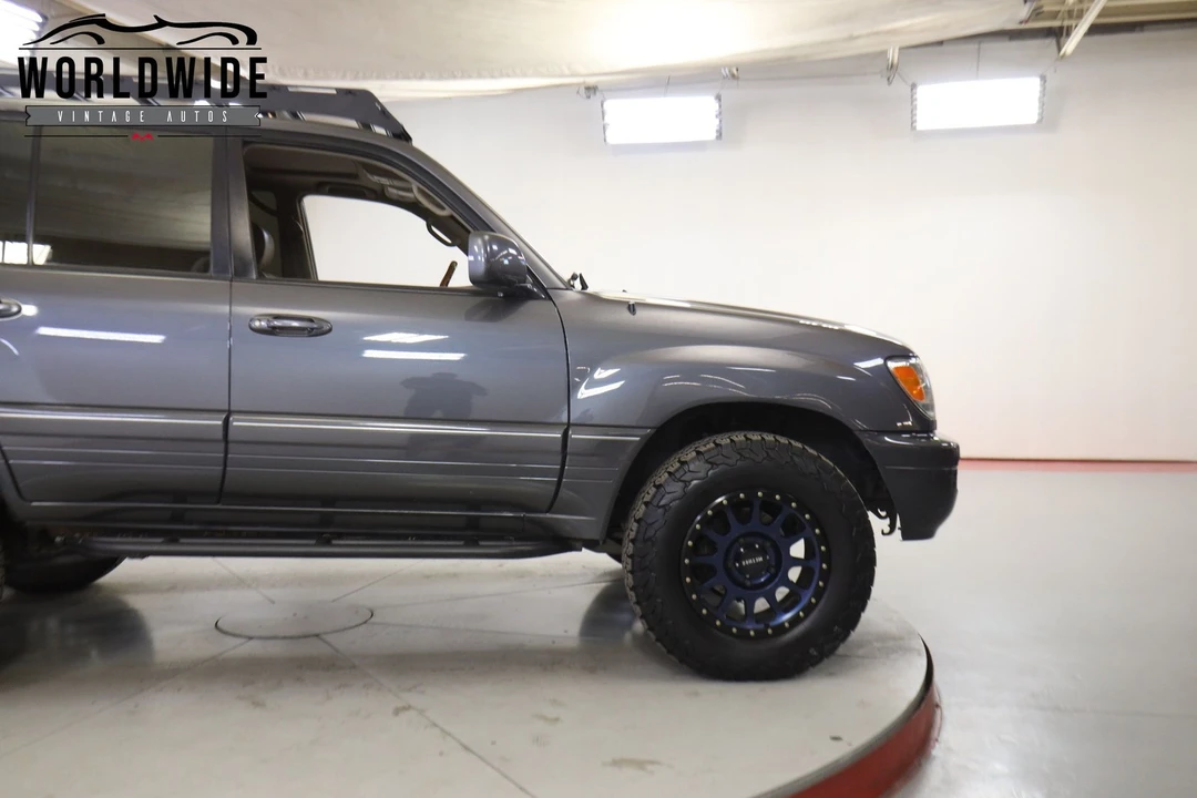 2003 Lexus LX 2nd Gen - Image 8 of 12