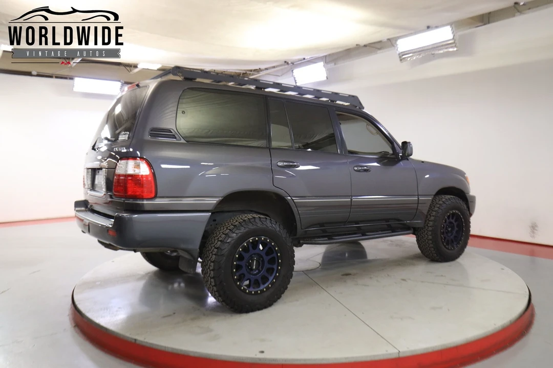 2003 Lexus LX 2nd Gen - Image 6 of 12