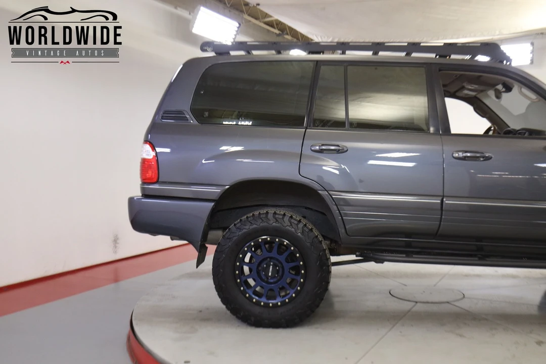 2003 Lexus LX 2nd Gen - Image 9 of 12