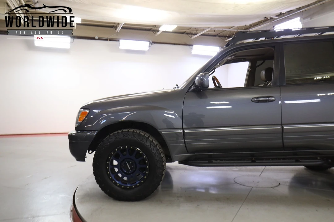 2003 Lexus LX 2nd Gen - Image 7 of 12