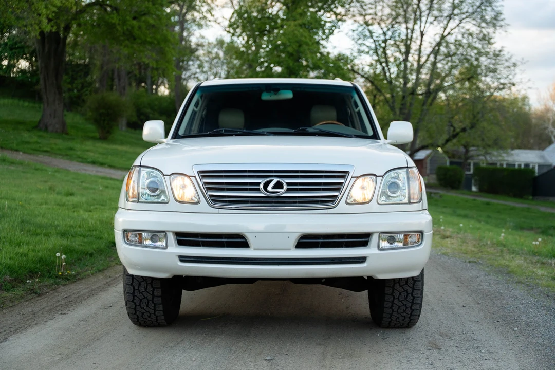 2003 Lexus LX 2nd Gen - Image 14 of 31