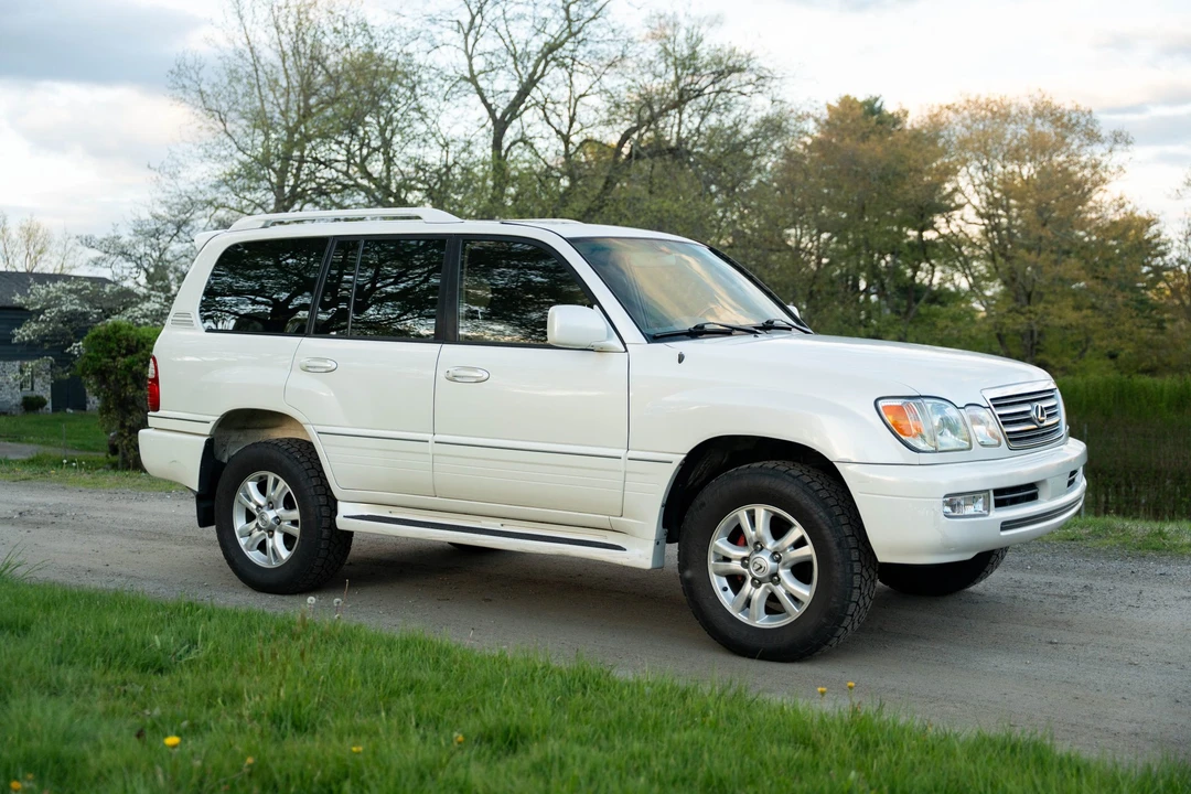 2003 Lexus LX 2nd Gen - Image 18 of 31