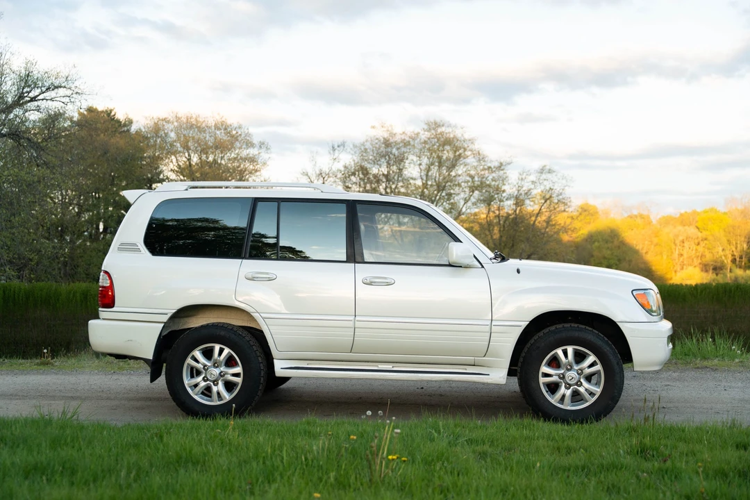 2003 Lexus LX 2nd Gen - Image 20 of 31