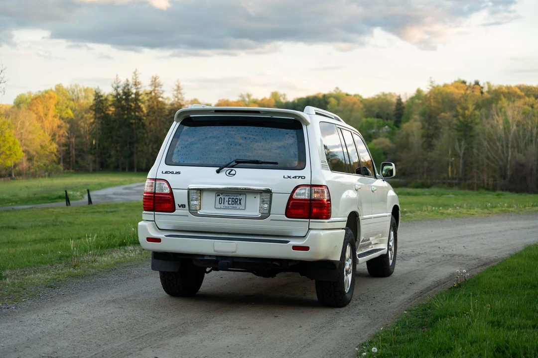 2003 Lexus LX 2nd Gen - Image 29 of 31