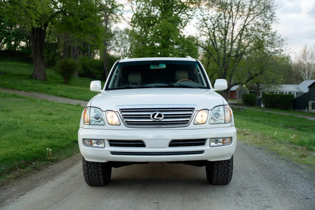 2003 Lexus LX 2nd Gen - Image 12 of 31