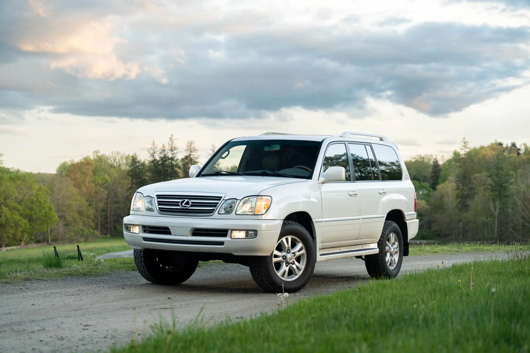 2003 Lexus LX 2nd Gen - Image 7 of 31