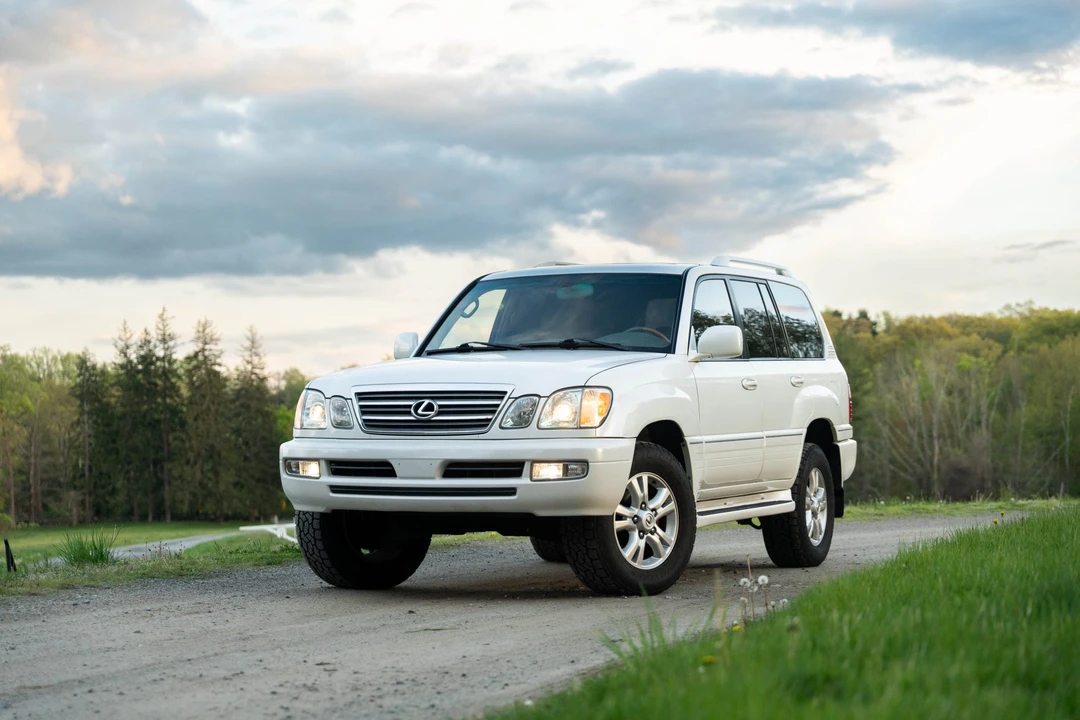 2003 Lexus LX 2nd Gen - Image 8 of 31
